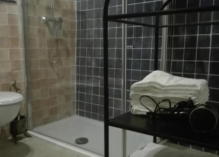 Yhouse 33 Couette-café 3*